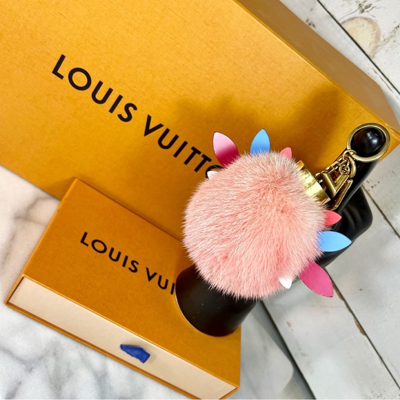 Louis Vuitton Large Pink “Lovely Birds” Mink Bag Charm - Picture 3 of 9